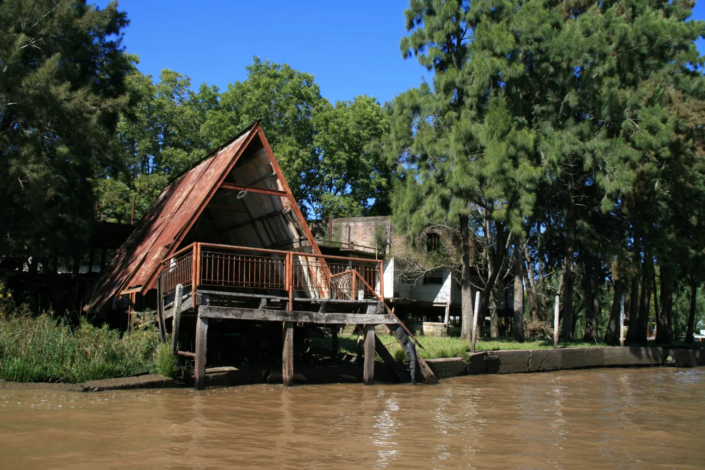 Riverside house and dock in the Tigre Delta